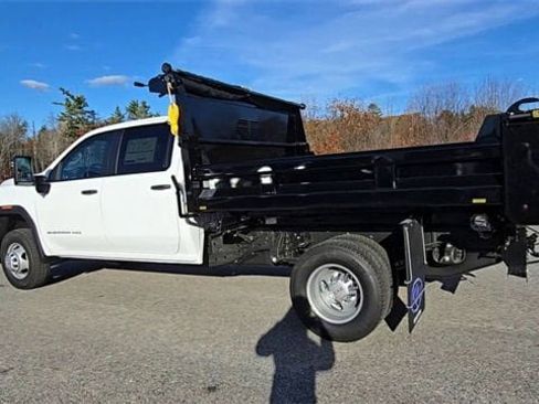 New 2025 GMC Sierra 3500 Pro w/ Convenience Package image 6