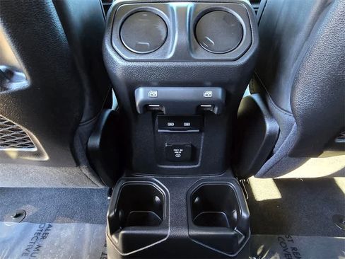 New 2025 Jeep Gladiator Rubicon image 10