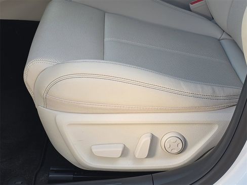 Used 2026 Genesis G70 2.5T image 27