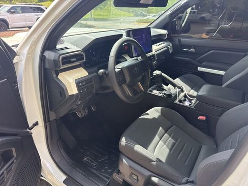Used 2024 Toyota Tacoma TRD Sport image 9