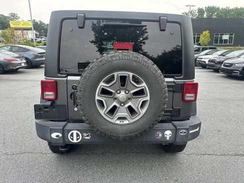 Used 2016 Jeep Wrangler Unlimited Rubicon w/ Connectivity Group AWD/4WD image 4