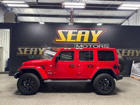 Used 2018 Jeep Wrangler Unlimited Sahara AWD/4WD image 2