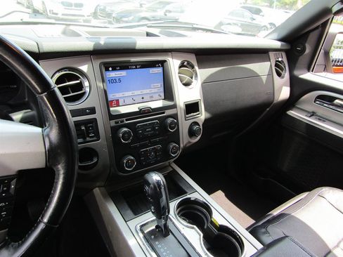 Used 2017 Ford Expedition Limited w/ Equipment Group 301A RWD image 9