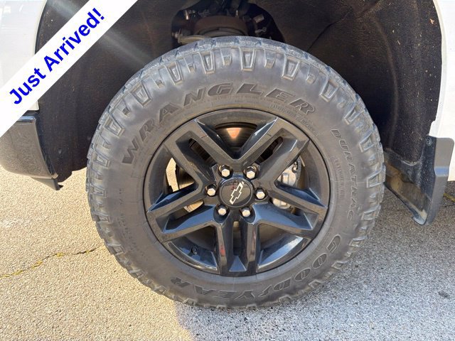 Used 2022 Chevrolet Silverado 1500 Custom Trail Boss w/ LPO, Dark Essentials Package AWD/4WD image 11