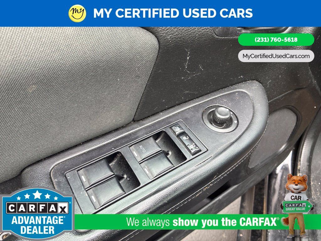 Used 2012 Chrysler 200 Touring FWD image 6