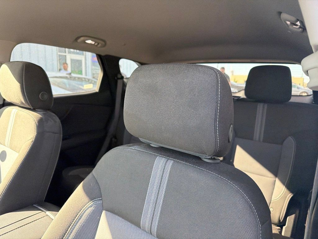 Used 2025 Chevrolet Blazer LT AWD/4WD image 22
