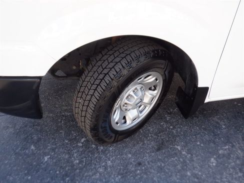 Used 2021 Nissan NV 2500 SV image 21