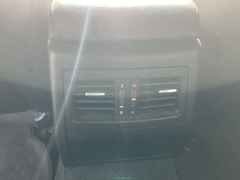 Used 2010 BMW 335i xDrive Sedan image 14