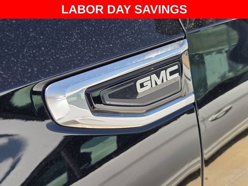 Used 2021 GMC Yukon XL Denali w/ Denali Premium Package AWD/4WD image 25