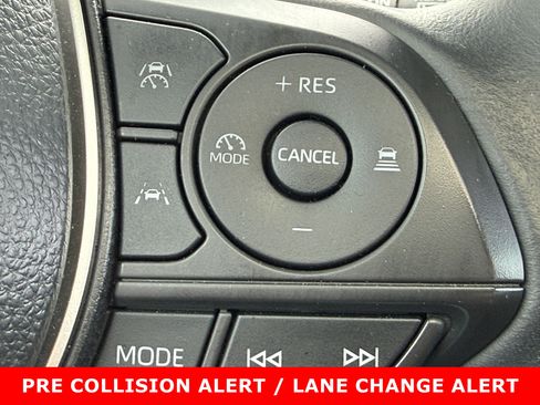 Used 2024 Toyota Corolla Cross XLE w/ Convenience Package image 23