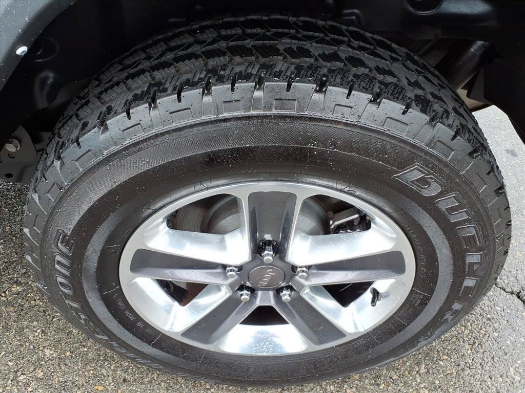 Used 2022 Jeep Wrangler Sport AWD/4WD image 11