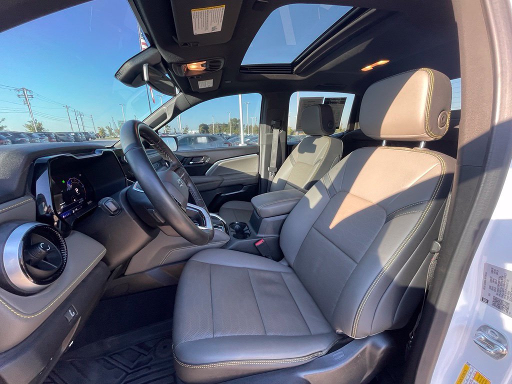 Used 2024 Chevrolet Colorado ZR2 w/ ZR2 Convenience Package III AWD/4WD image 18