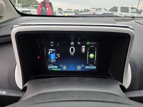 Used 2013 Chevrolet Volt FWD image 21