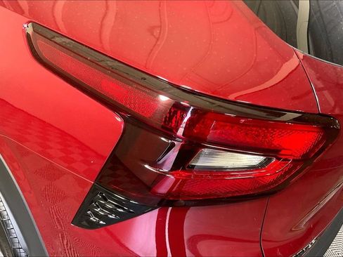 Used 2025 Chevrolet Trax RS w/ Sunroof Package FWD image 39