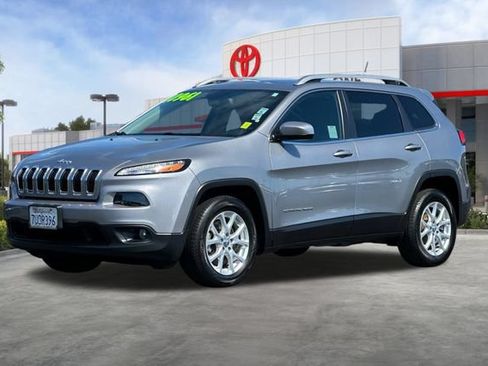 Used 2016 Jeep Cherokee Latitude w/ Comfort/Convenience Group FWD image 9
