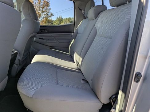 Used 2015 Toyota Tacoma PreRunner image 15