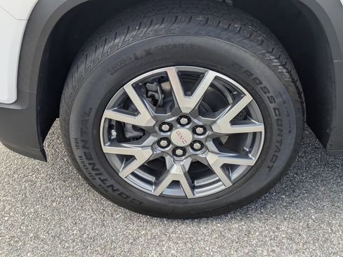 Used 2023 GMC Acadia SLT w/ Technology Package image 12