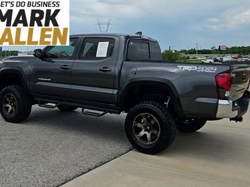 Used 2019 Toyota Tacoma TRD Off-Road AWD/4WD image 6