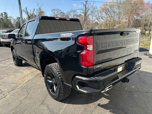 Used 2024 Chevrolet Silverado 1500 Custom Trail Boss w/ LPO, Dark Essentials Package image 8
