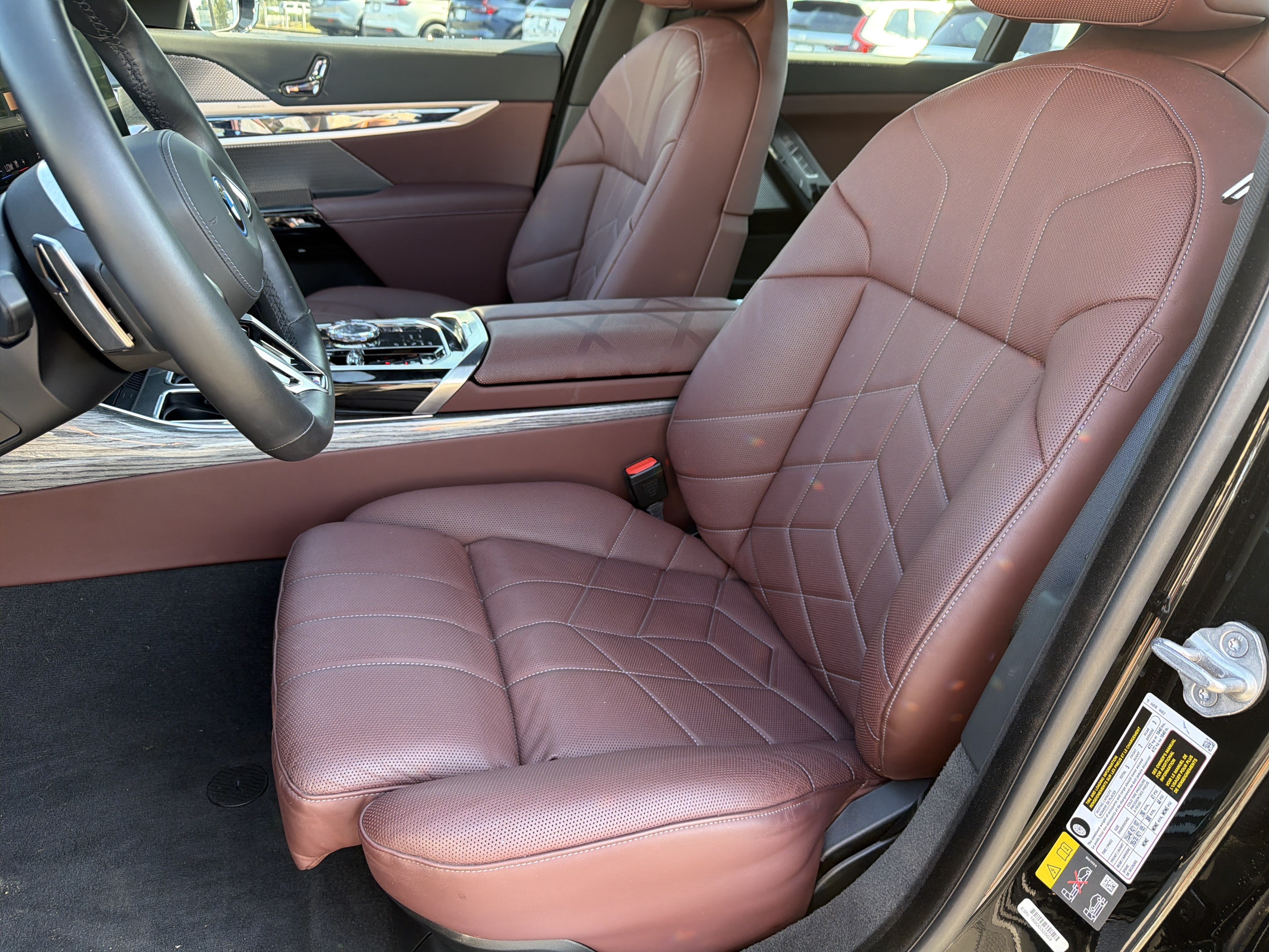 Certified 2024 BMW i7 eDrive50 w/ M Sport Package RWD image 19