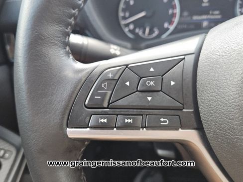 Used 2025 Nissan Sentra SV w/ All-Weather Package FWD image 12