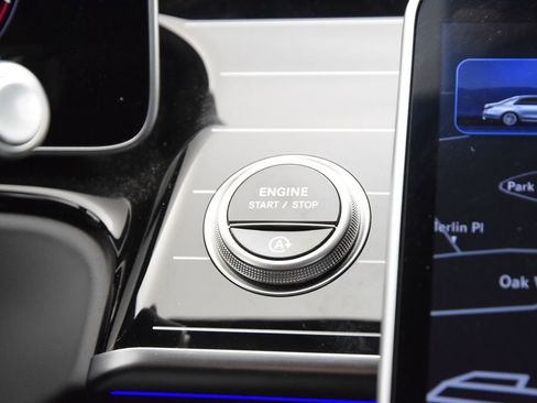 Used 2025 Mercedes-Benz S 580 4MATIC Sedan image 32