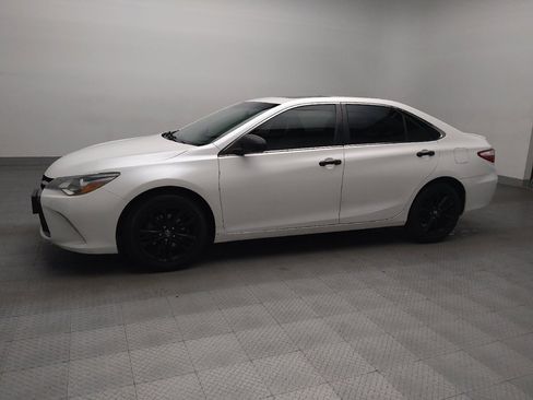 Used 2017 Toyota Camry FWD image 2