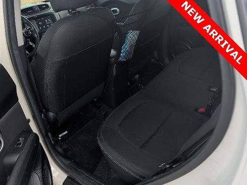 Used 2018 Kia Soul + image 13