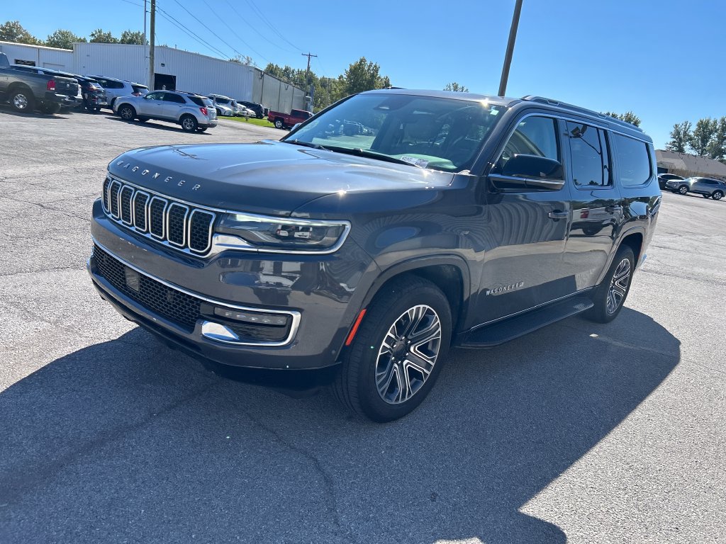 Used 2024 Jeep Wagoneer L 4WD w/ Premium Group I image 3