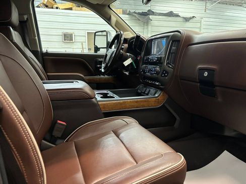 Used 2019 Chevrolet Silverado 2500 High Country w/ Duramax Plus Package AWD/4WD image 27