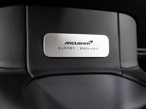 Used 2023 McLaren Artura image 20