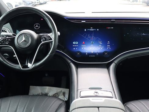 Used 2023 Mercedes-Benz EQS 580 4MATIC SUV w/ Exclusive Trim Package image 14