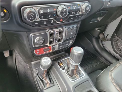 Used 2022 Jeep Gladiator Mojave w/ Cold Weather Group AWD/4WD image 16