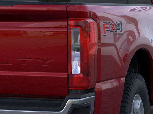 New 2026 Ford F250 XLT w/ FX4 Off-Road Package image 21