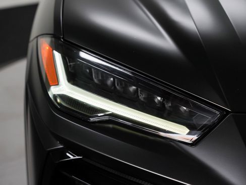 Used 2020 Lamborghini Urus image 11