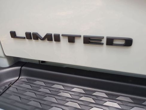 Used 2026 RAM 2500 Limited AWD/4WD image 13