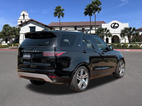 Used 2025 Land Rover Discovery Metropolitan Edition AWD/4WD image 2