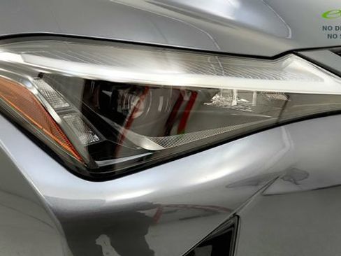 Used 2025 Lexus UX 300h FWD image 22