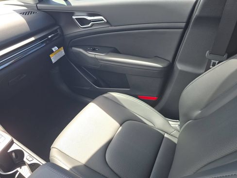 New 2027 Kia Sportage EX FWD image 16