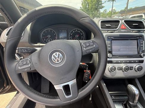 Used 2013 Volkswagen Eos Komfort FWD image 63