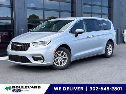 Used 2023 Chrysler Pacifica Touring-L