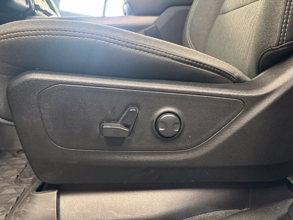 Used 2024 RAM 1500 Big Horn AWD/4WD image 30