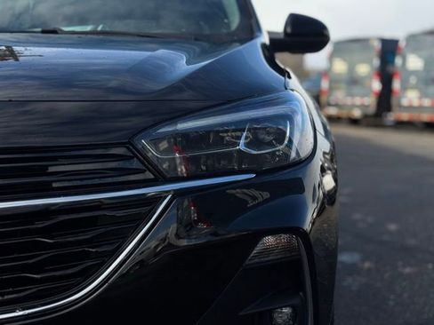 Used 2023 Buick Encore GX Essence w/ Experience Buick Package image 7