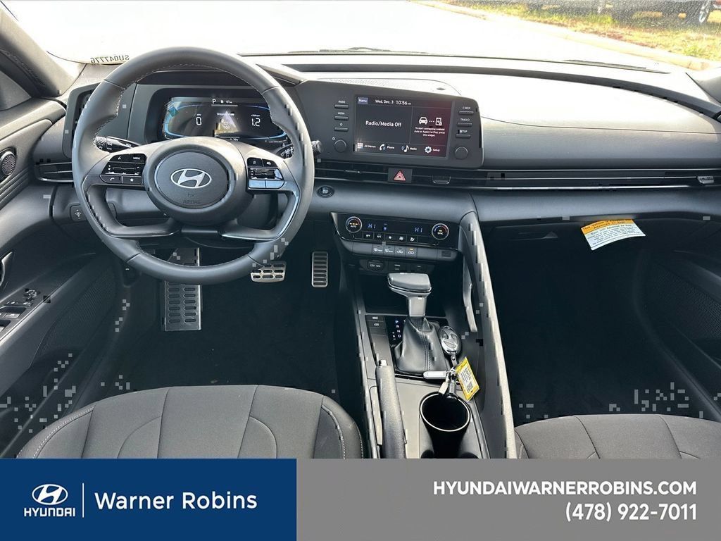 New 2025 Hyundai Elantra Sport FWD image 21