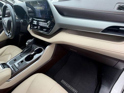 Used 2021 Toyota Highlander Platinum image 33