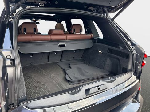 Used 2023 BMW X5 sDrive40i w/ M Sport Package image 11