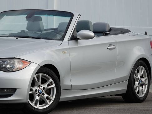 Used 2009 BMW 128i Convertible RWD image 4