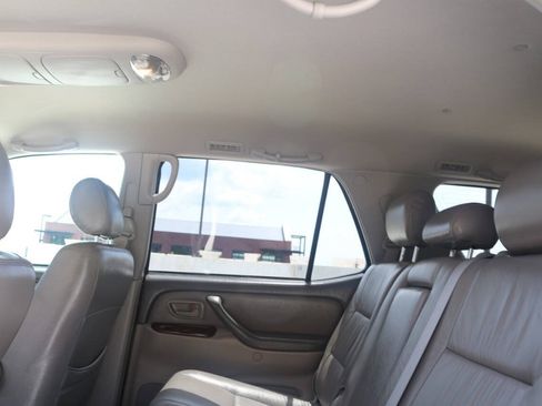 Used 2006 Toyota Sequoia SR5 RWD image 30
