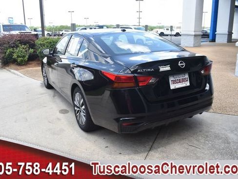 Used 2024 Nissan Altima 2.5 SV FWD image 7