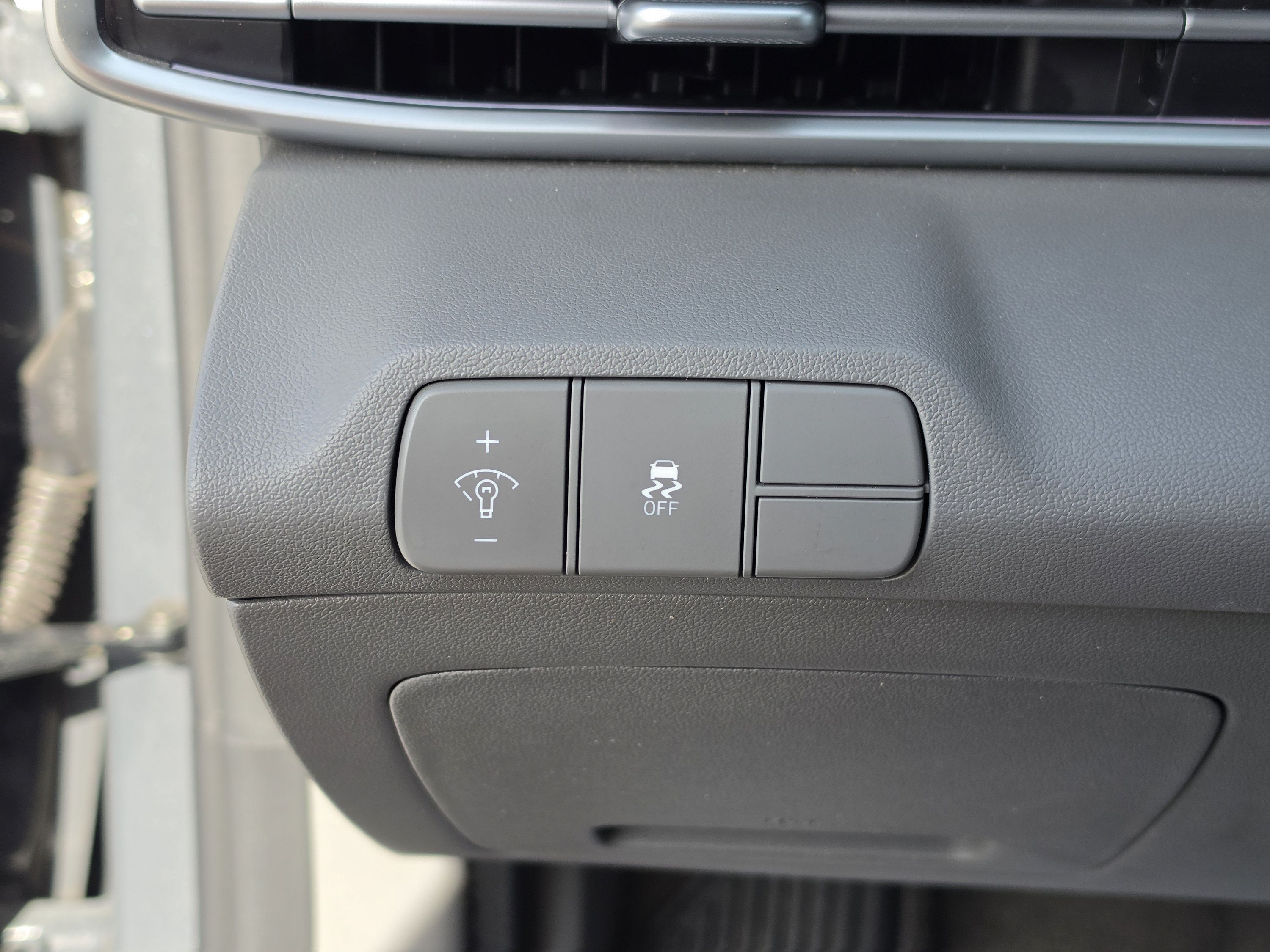 Used 2025 Hyundai Elantra SEL FWD image 32